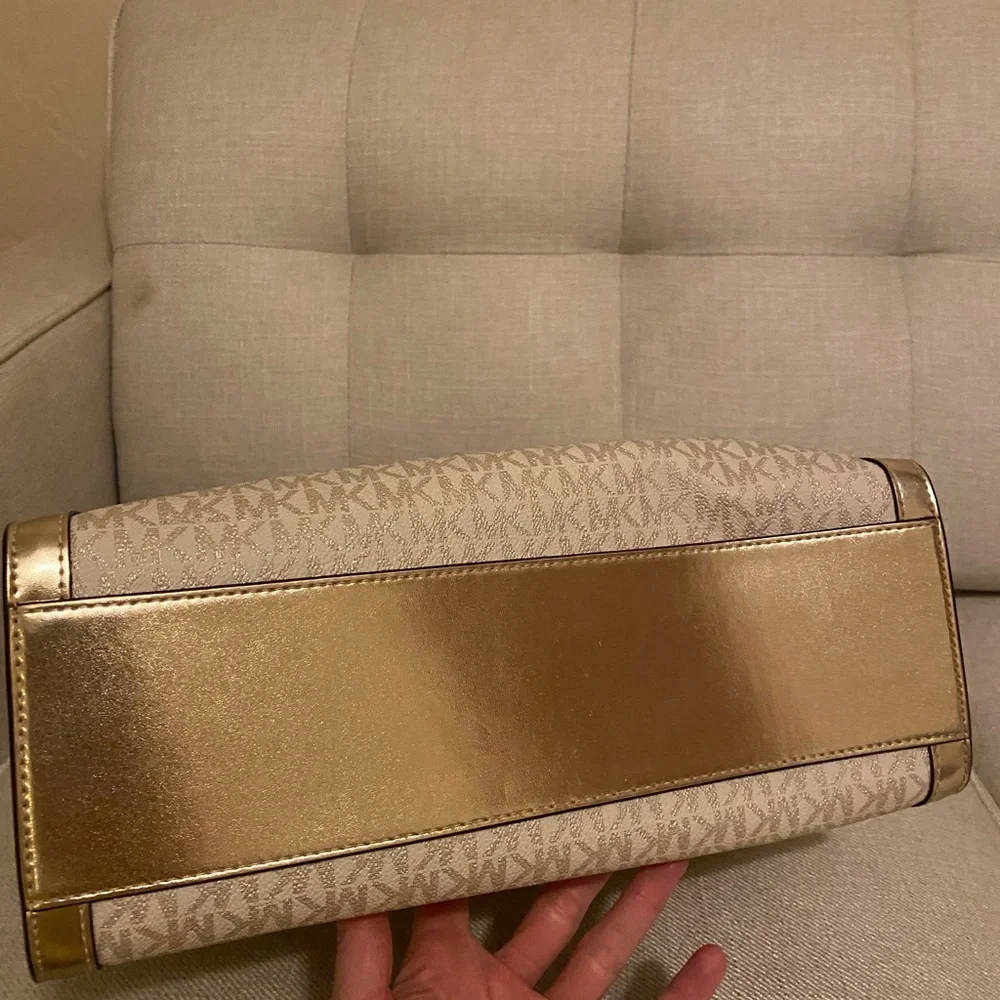 NWT MICHAEL KORS Leida Large Metallic Signature Logo Tote Bag